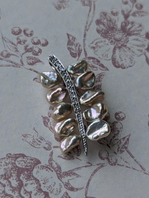 Vintage Pearl Sterling Silver Broach / Pendant - L