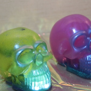 Small Skull Figurine, Lighted Skull Figure, Skull Paperweight, Home Decoration, Glow in the Dark Skull, Lighted Glow in the Dark Skull
