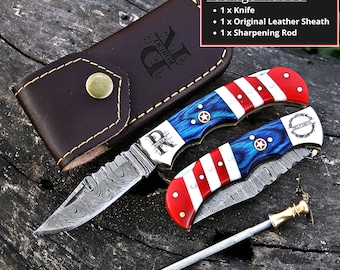 Navaja de bolsillo de acero de Damasco hecha a mano con mango de la bandera estadounidense. Regalo para padrinos de boda, aniversario, cumpleaños. Regalo personalizado para él. Regalo del Día del Padre.