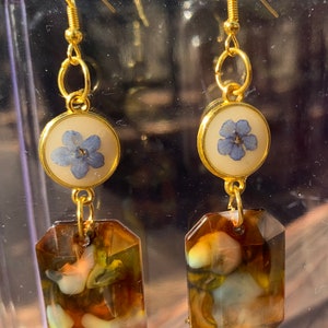 THE CLASSY TORTOISE Forget Me Not Tortoiseshell Resin Drop Dangle Earrings, Handmade Earrings, White Tortoiseshell Flower Earrings