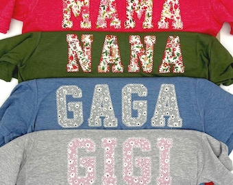 Camiseta personalizada para el Día de la Madre con bordado floral: personalizada con los nombres de los nietos.