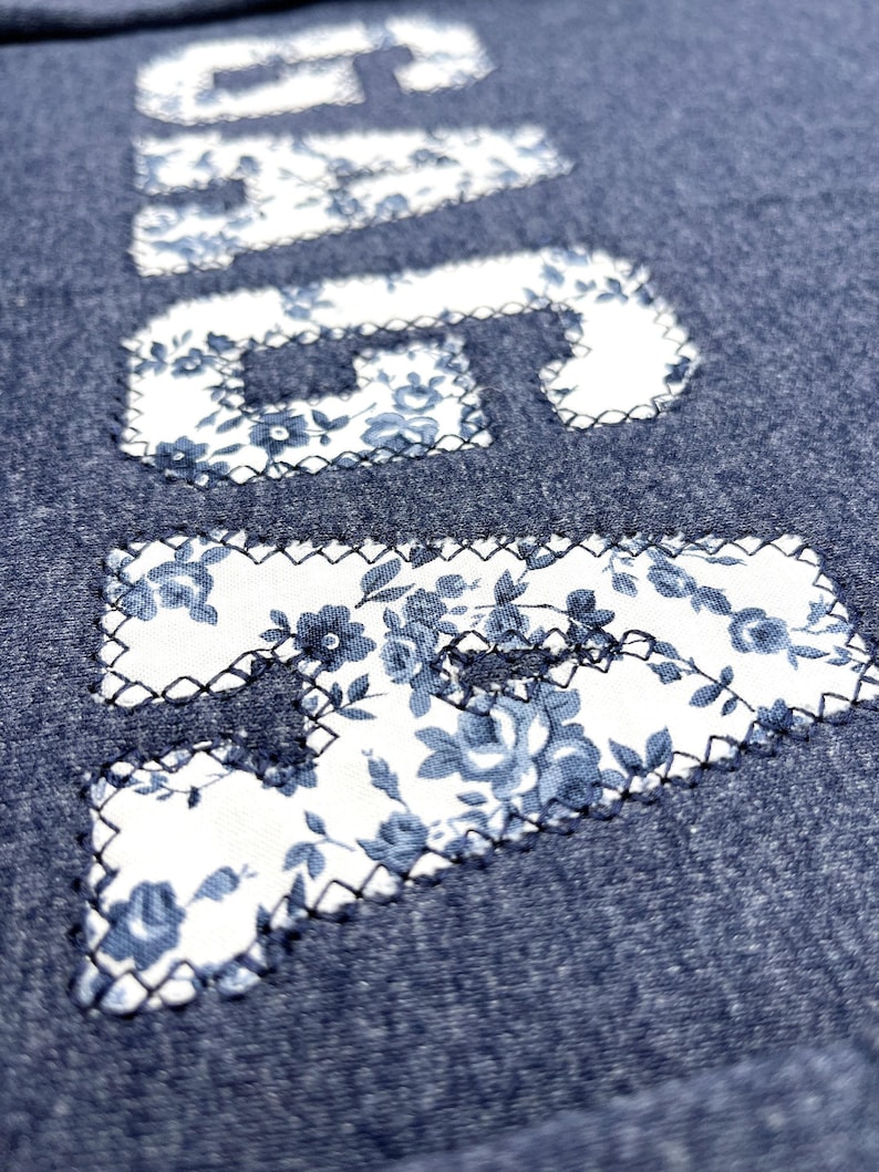 Sudadera personalizada para abuela: Regalo para el Día de la Madre / Regalo personalizado con aplique floral bordado para abuela / Sudadera con palabra personalizada / ¡Cualquier palabra! imagen 5