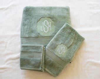 Personalized Bath Towel Sets: Custom Embroidered Monogram Wedding & Housewarming Gift