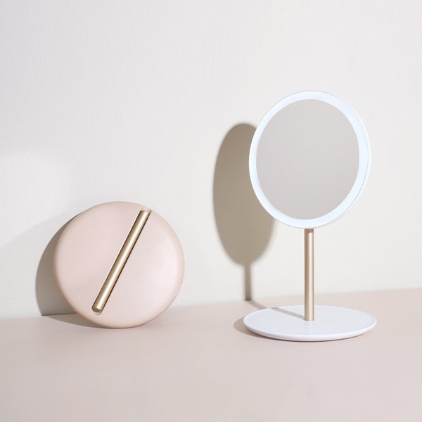 Espejo de maquillaje de viaje con iluminación LED premium de diseño original