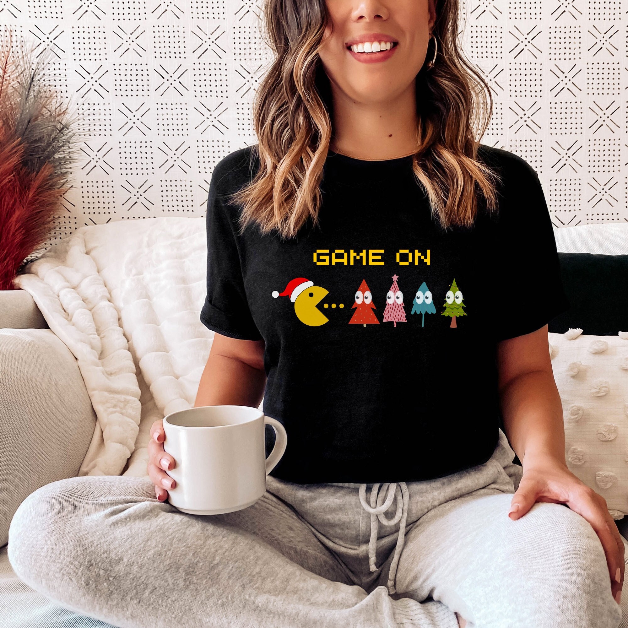 Discover Lustiges Retro Game On Christmas T-Shirt