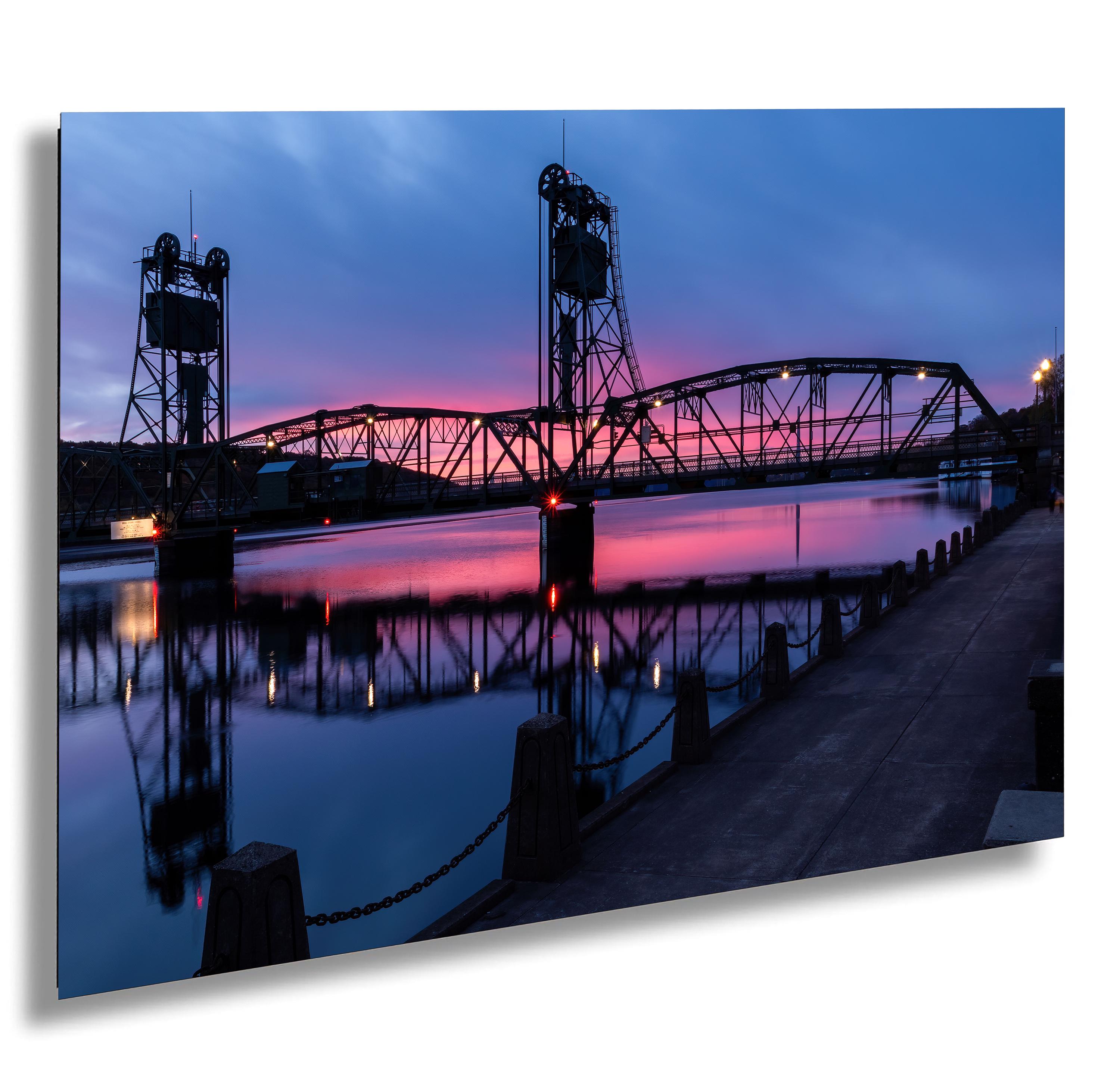 The Iconic Aerial Lift Bridge In Duluth, Minnesota Stock Photo - Alamy