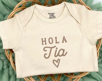 Embroidered Hola Tia Bodysuit, Hola Tia Anuncio De Bebé ONESIES® Brand, Spanish Pregnancy Announcement, Aunt Announcement, Hello Tia 730