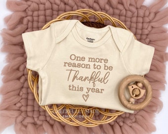 Embroidered One more Reason to be Thankful this year Bodysuit, Thanksgiving Pregnancy Announcement, Fall Baby Announcement, Thanksgiving Tee