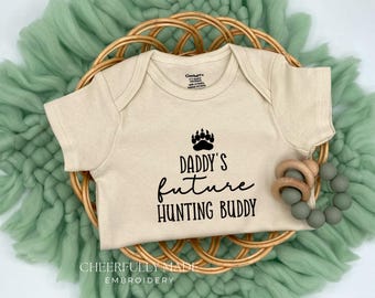 Embroidered Daddy’s Future Hunting Buddy, Bear PAW Hunting Bodysuit, Pregnancy Announcement to Husband, Hunting Baby Announcement, Bear Hunt
