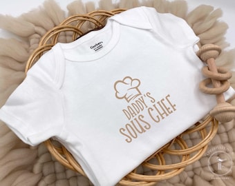 Embroidered Daddy’s Sous Chef Bodysuit, Baby Sous Chef, Little Sous Chef, Chef Dad Gift, Cook Baby Gift, Chef Hat Bodysuit, Baby Chef Gift