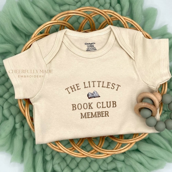 Body bordado para el miembro más pequeño del Club de Lectura, anuncio de embarazo para un ratón de biblioteca, anuncio de bebé nuevo en el Club de Lectura, amante de los libros