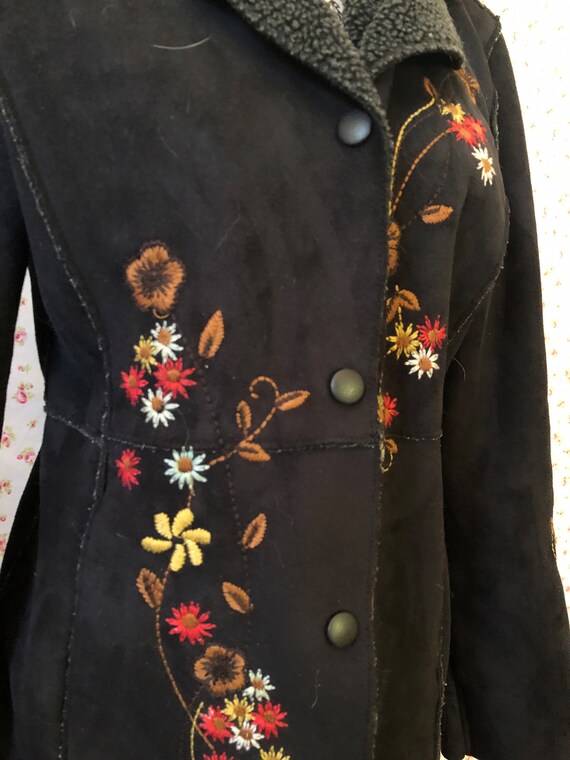 Vintage DB Sport Faux Black Floral Embroidered Sh… - image 3