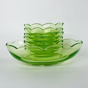 Vintage dessertset i uranglas, 1 stor skål + 6 små skålar