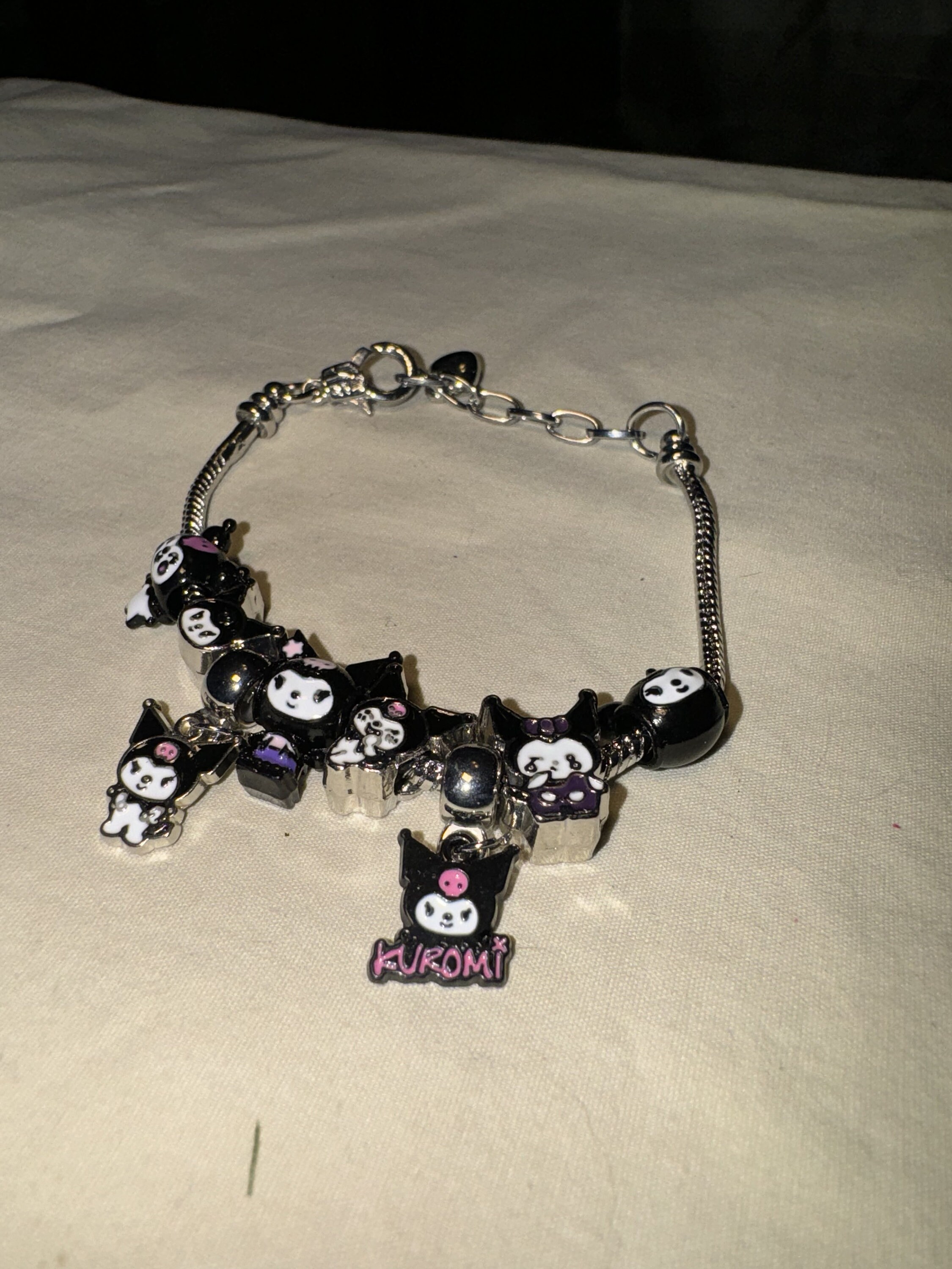 Bracelet Ajustable Kuromi Sanrio – Cadeau Enfant Fille, Fête D’anniversaire, Accessoire Mode