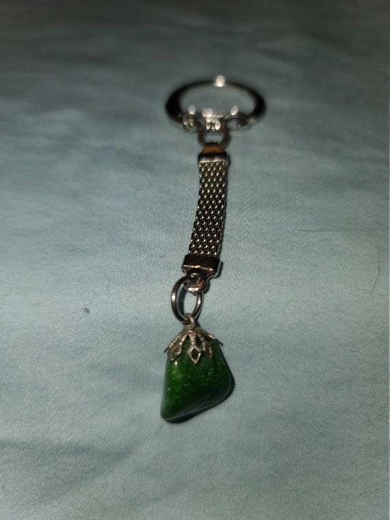 VINTAGE GREEN POLISHED rock key chain silver gree… - image 2