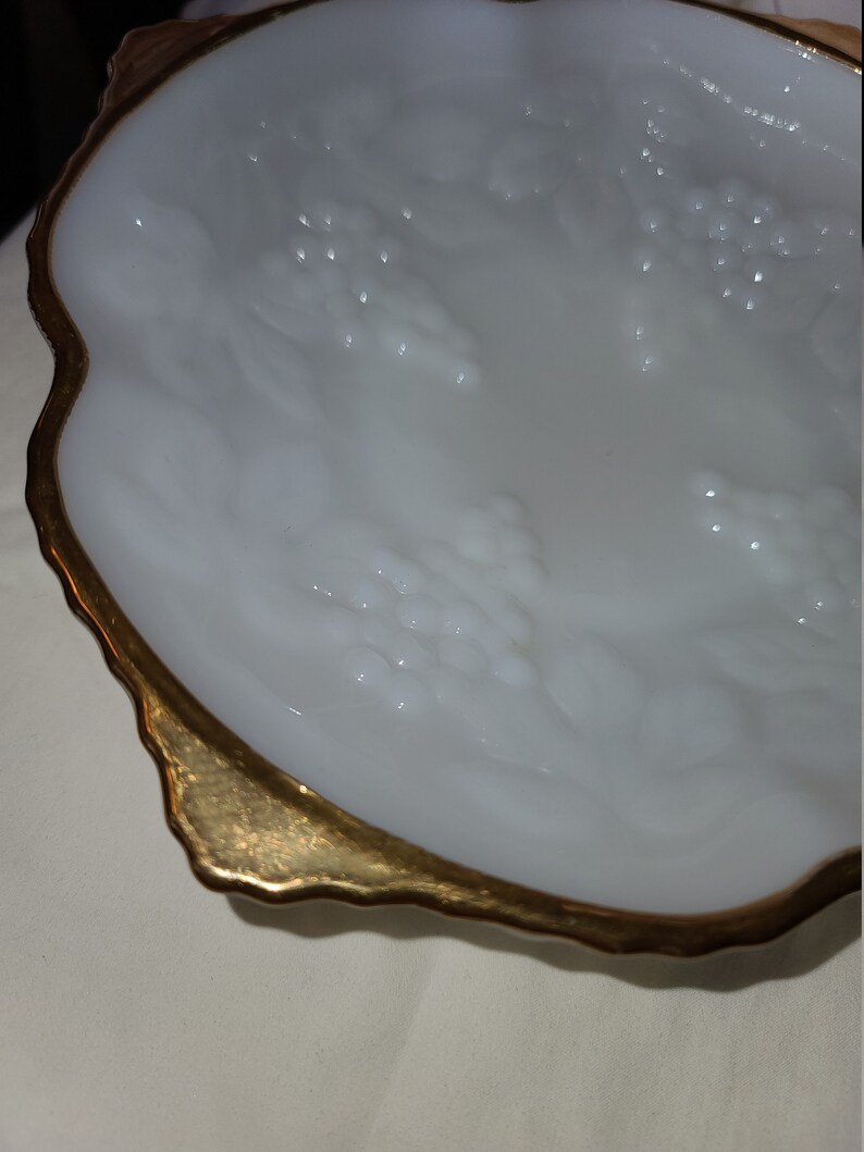 VINTAGE GOLD TRIM Raised Fruit Glass Bowl Vintage Decorative Etsy