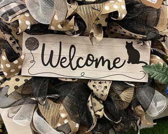 Black & White Welcome Cat Wreath