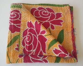 Bellissime coperte Sari Kantha, trapunte Kantha in cotone reversibili, trapunte Kantha Hippie, coperte Kantha fatte a mano, lancio Kantha Sari vintage