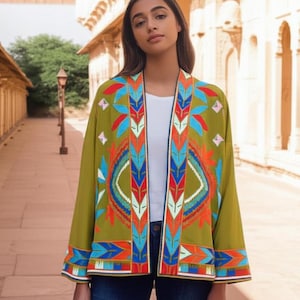 Groene geborduurde jas-kimono met riem, lange kimono huisjas, Suzani borduurjas, dameswinterjas, Suzani kort gewatteerd