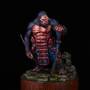 Pro Painted Miniature Meiyo Kenjutsu Master 58mm Scale Display on Wooden Pedestal Base | Premium Quality Samurai Figure for Collectors