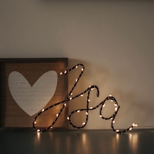 Naamlampje, Nachtlampje incl. Timer Gepersonaliseerd, Babykamer Musthave in goud, koper of zwart, Kraamcadeau, babykamer decoratie afbeelding 2