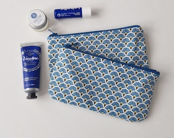 Petite pochette imperméable en tissu bleu canard motif éventail - Rangement maquillage