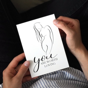 Postkarte You Are Worth Loving A6 | Handlettering | Selbstliebe | Frauenpower | Geschenk Mama | Female Empowerment | Muttertag Karte