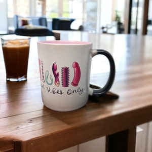 Zaubertasse / Farbwechseltasse "Good Vibes only", witziges Geschenk, Tasse für Frauen