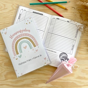 Couverture du livre de devoirs personnalisée avec nom | Cadeau de scolarisation, rentrée scolaire, premier jour d'école, école primaire, devoirs, attestations