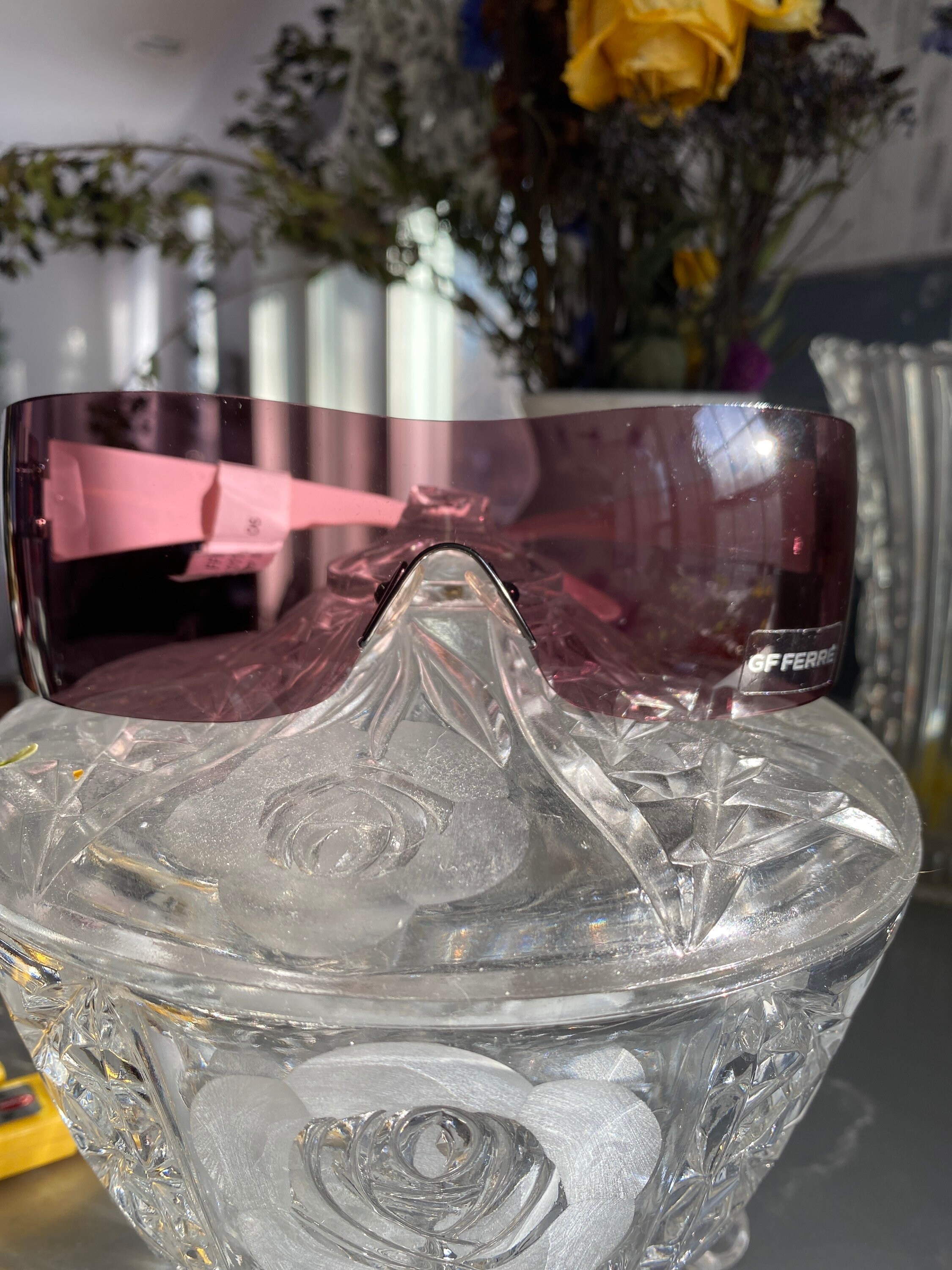 Vintage Gianfranco Ferre Frameless Shield Visor Pink RARE  display picture 3