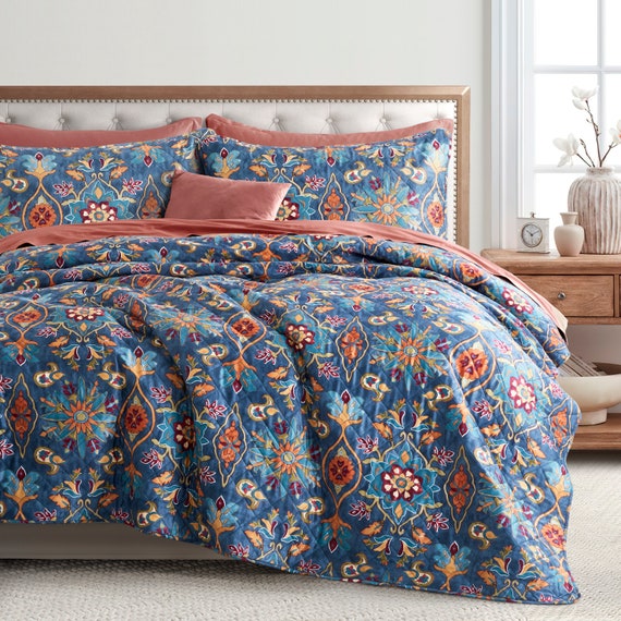 Reversible Quilt Set, Boho Chic Floral Damask Pattern, 3-Piece Set