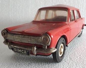 Auto d'epoca Joustra France Simca 1500 berlina in plastica rossa