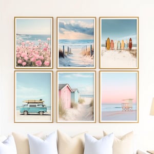 Conjunto de arte mural bohemio de playa costera, impresiones oceánicas en tonos pastel, tablas de surf y casetas de playa, set de fotografía playera con furgoneta de surf, pósteres de verano de la costa este