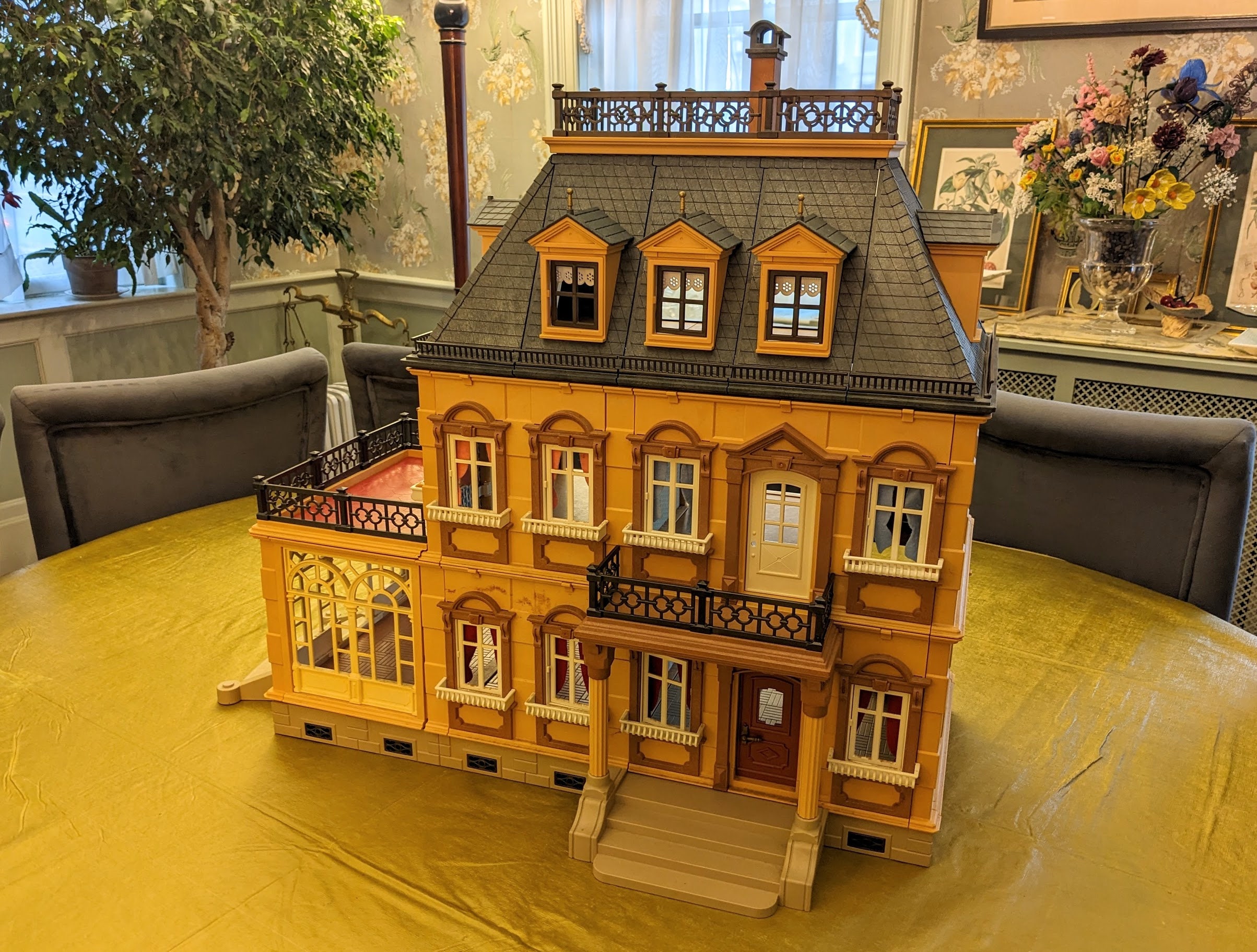 Beautiful Vintage Dollhouse, Playmobil Victorian Mansion 5300 