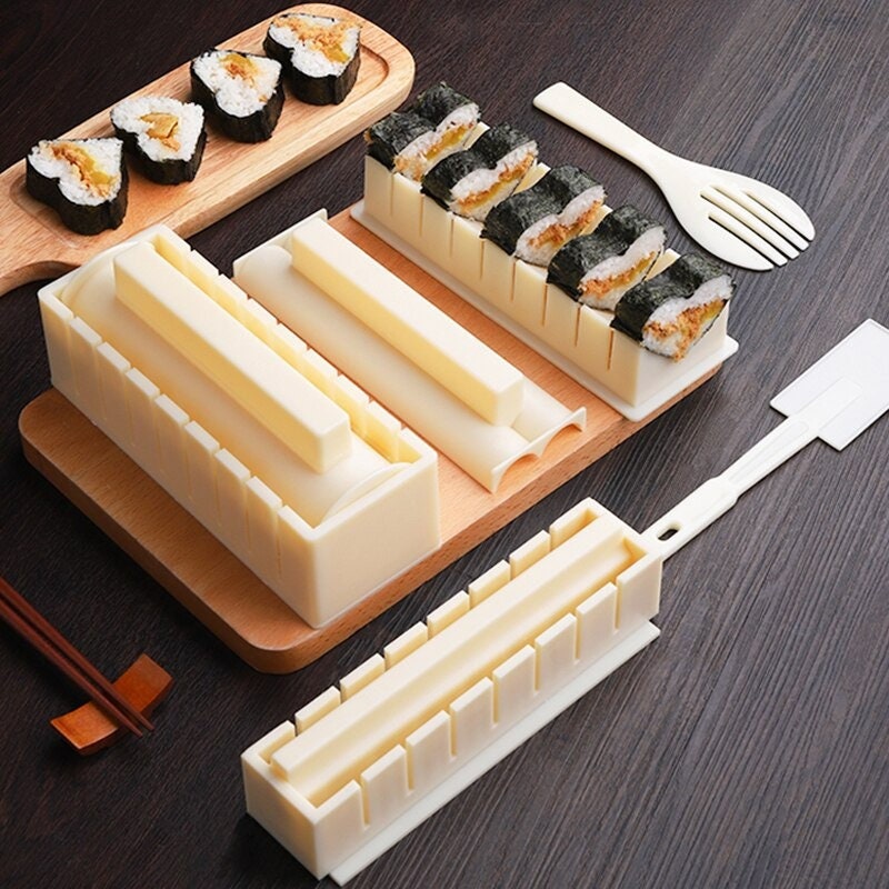 Eoneka Sushi Making kit for Beginners, DIY Sushi Maker Kit Food Grade Sushi  Make Set Reusable Rice Roller Mold Sushi Starter Set Sushi Knife Fork