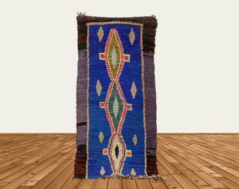 Dywan berberyjski z marokańskiego materiału 7x3: tkany dywan w stylu vintage.
