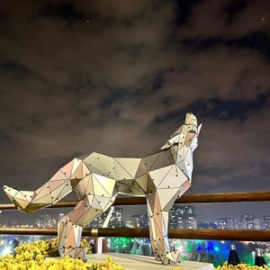 Metal Wolf Statue - 3D Metal Design - Wolf Sculpture - Decorative Wolf statue - Metal Wolf Sculpture