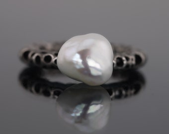 MALACOPIA Ring with Keshi Pearl - Black Rhodium Plated Sterling Silver - Custom Made