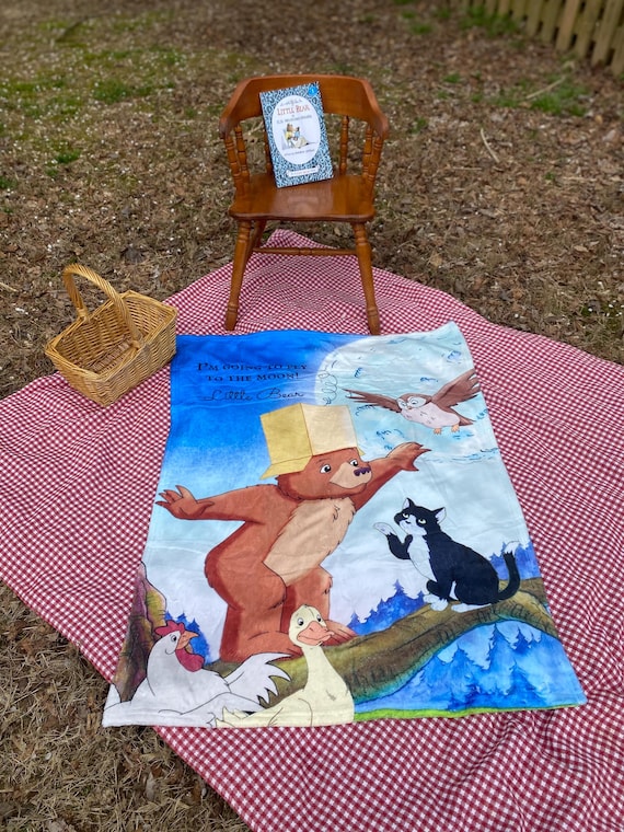 Classic Storybook Bear and Friends Blanket: 30x40 Polyester Fleece Blanket | Let’s go to the Moon | Watercolor-Like | Thin and Lightweight