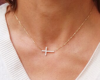 Collier croix horizontale, chaîne en acier inoxydable et brillants en zirconium, idée cadeau, bijou femme, collier fin, cadeau Noël