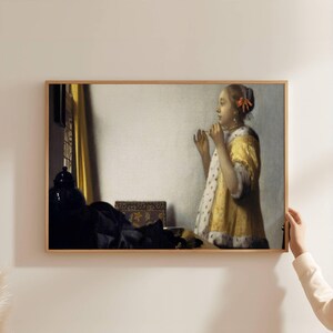 Young woman with a pearl necklace - Art Print, Digital Print File, Wall Art Decor, Home Decoration, Print Art Poster