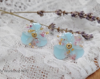 Hana 花(はな) Light blue | Handmade flower UV resin earring, resin earring, Japanese style, Stud earring, Handmade