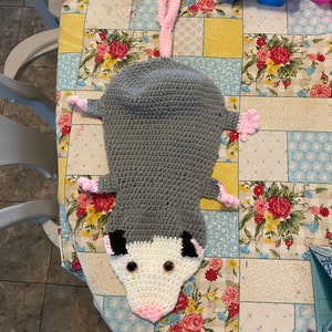 Pattern for crochet opossum grocery bag holder