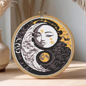 Lune et soleil yin yang point de croix pdf, cosmique mâle et femelle point de croix compté modèle numérique avec peu de couleurs, grille de Tai chi x-stitch