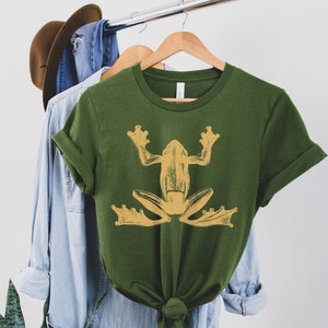 Frog Shirt, Granola Girl, Nature Shirt, Goblincore, Goblin Core, Nature Lover Gift, Cottage Core, Frogcore, Woodland Shirt, Nature Lover T