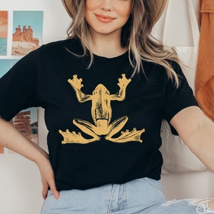 Frog Shirt, Granola Girl, Nature Shirt, Goblincore, Goblin Core, Nature Lover Gift, Cottage Core, Frogcore, Woodland Shirt, Nature Lover T