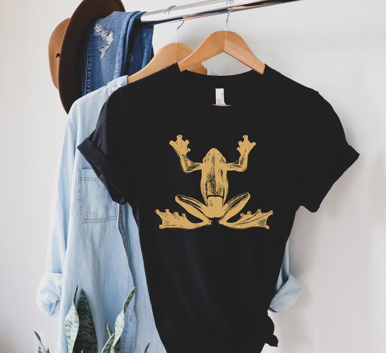 Frog Shirt, Granola Girl, Nature Shirt, Goblincore, Goblin Core, Nature Lover Gift, Cottage Core, Frogcore, Woodland Shirt, Nature Lover T
