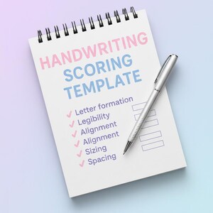Könnte beinhalten: Ein weißer Notizblock mit den Worten "HANDWRITING SCORING TEMPLATE" in Rosa und Blau. Der Notizblock enthält eine Checkliste mit Elementen wie "Letter formation" und "Legibility". Ein silberner Stift liegt auf dem Notizblock. Der Text oben lautet "New OT tool just dropped!" und unten "Available now in my shop!"