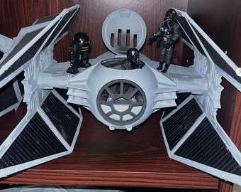 TIE Avenger (escala de figura de acción de 3,75 pulg.), barco terminado y pintado (sin erosionar)