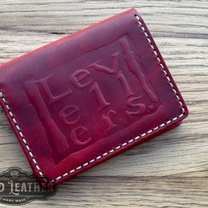Levellers Leather Card Wallet - Hecho a mano en el Reino Unido - Rojo